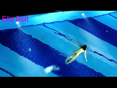 ❤️ 나는 보는 것을 멈출 수 없다, 젊은 금발이 ELLA BOLT 리조트 수영장에서 누드로 수영하다 적발 ️ 슈퍼 섹스 포르노에서 ko.sexycamse.top ☑