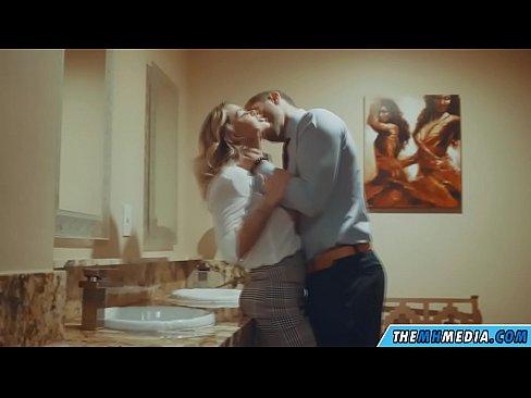 ❤️ 공공 화장실에서 가슴이 큰 금발이 당신을 유혹 할 때 ️ 슈퍼 섹스 포르노에서 ko.sexycamse.top ☑